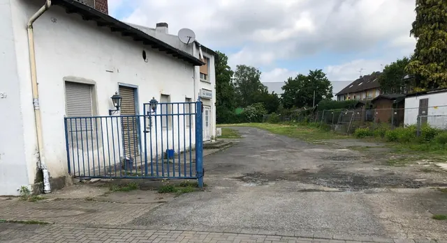Zufahrt zum Grundstück
